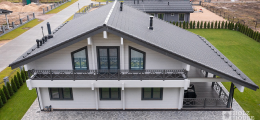 Двухэтажный дом в стиле шале с террасой и балконом по проекту Ривертон - фото 14 на сайте Holz House